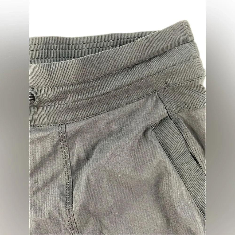 Lululemon Studio Crop size 10 Black - Picture 13 of 16